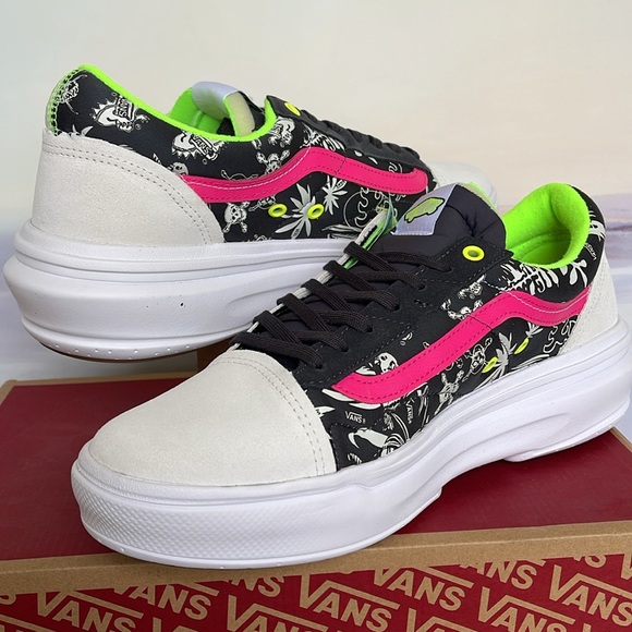 Vans Men’s Old Skool Over
Singles Day Multi/True Wh
VN0A7Q5E6GL
Sneaker Platform - Picture 10 of 16